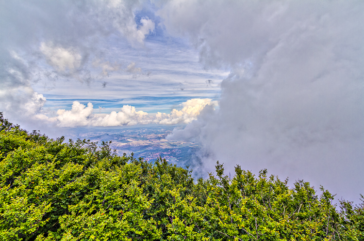 5487 - Beneath the clouds - -