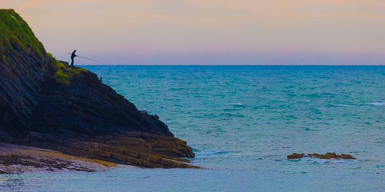 8721 - Fishing Rocks - -